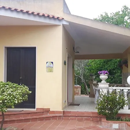 Emilia Villa Syracuse